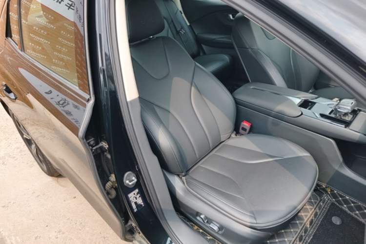 Used Hongqi E-QM5 2023 Revised Version Basic Travel Edition Right Front Seat