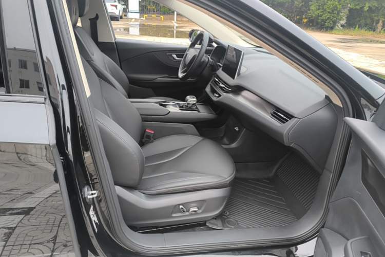 Used Hongqi E-QM5 2023 Base Travel Edition Right Front Seat