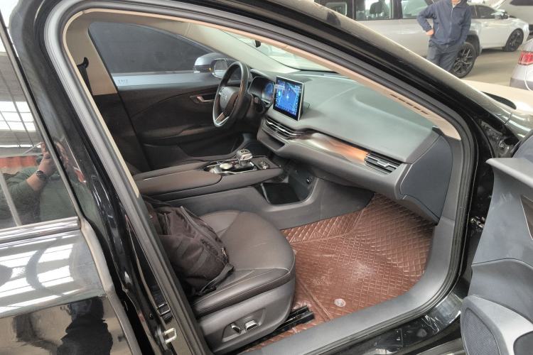Used Hongqi E-QM5 2023 Revised Version Basic Travel Edition Right Front Seat