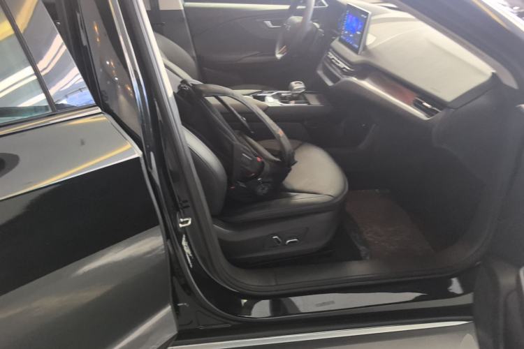 Used Hongqi E-QM5 2023 Revised Version Basic Travel Edition Right Front Seat