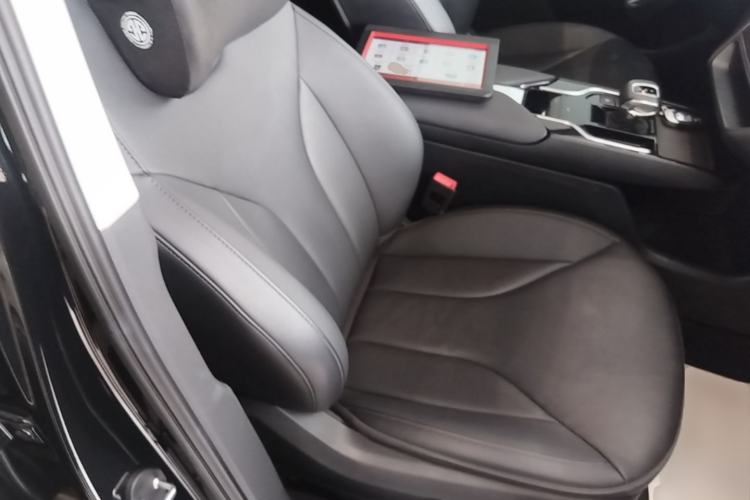 Used Hongqi E-QM5 2023 Revised Version Basic Travel Edition Right Front Seat