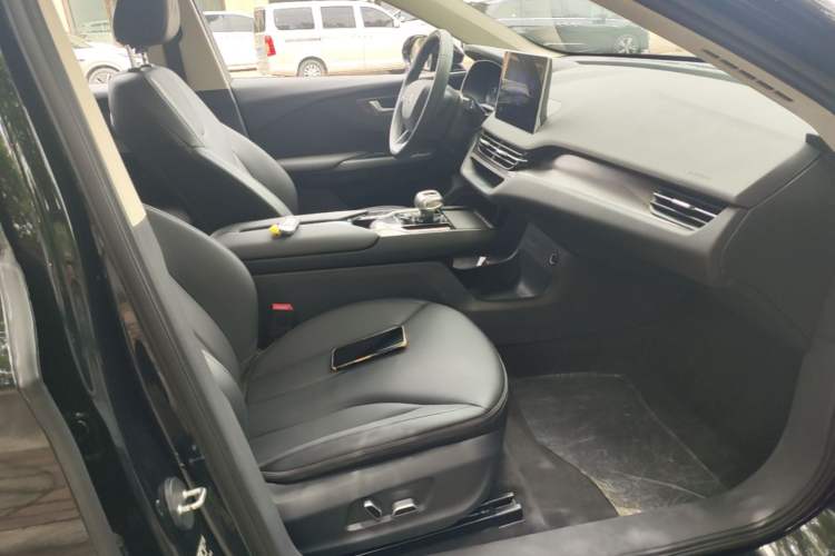 Used Hongqi E-QM5 2023 Revised Version Basic Travel Edition Right Front Seat