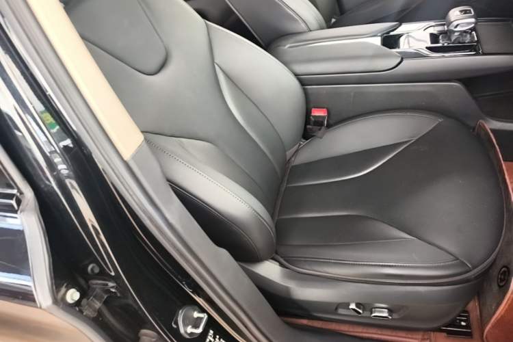 Used Hongqi E-QM5 2023 Revised Version Basic Travel Edition Right Front Seat