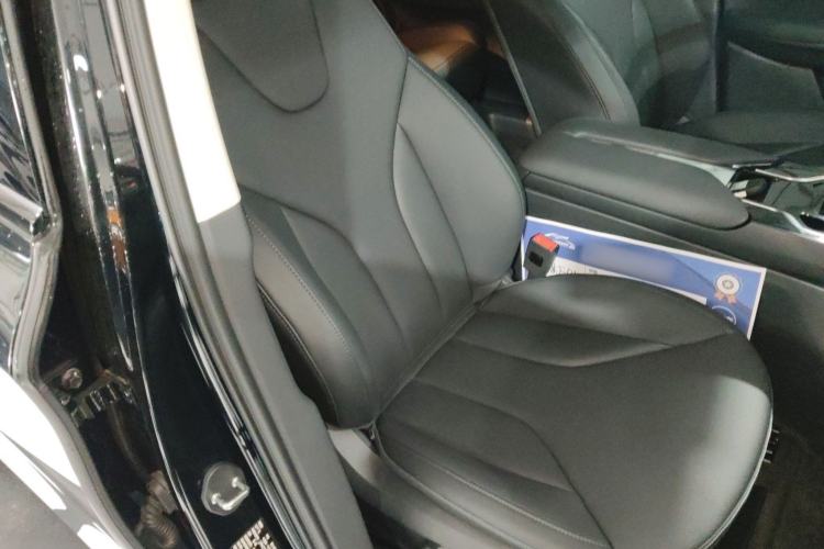 Used Hongqi E-QM5 2023 Revised Version Basic Travel Edition Right Front Seat