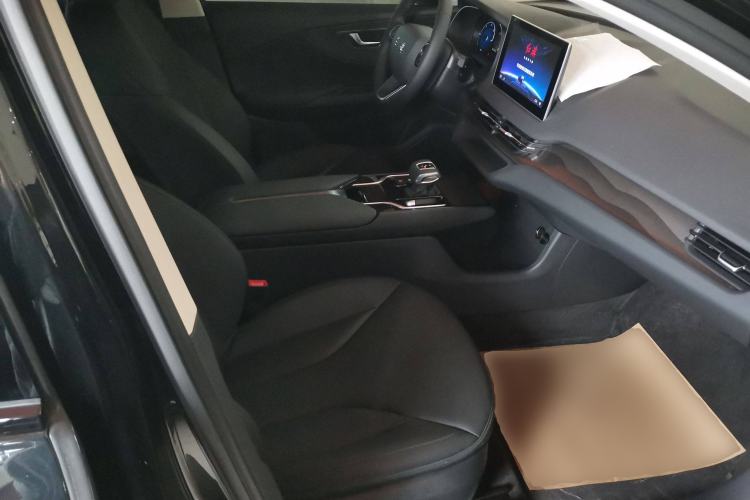 Used Hongqi E-QM5 2023 Revised Version Basic Travel Edition Right Front Seat