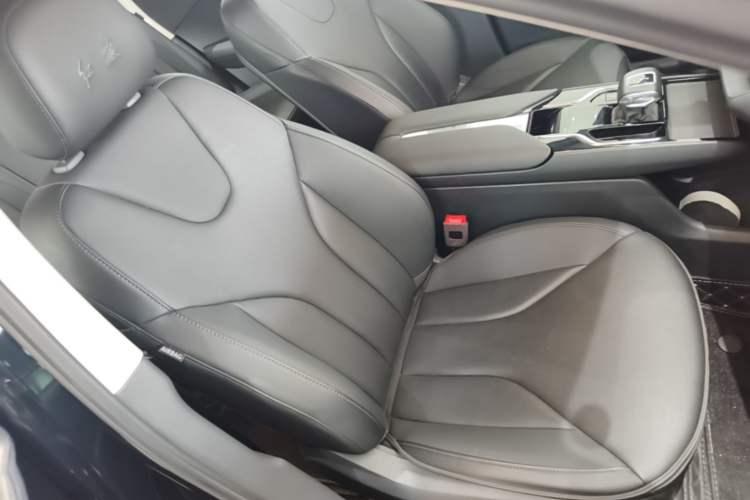 Used Hongqi E-QM5 2023 Revised Version Basic Travel Edition Right Front Seat