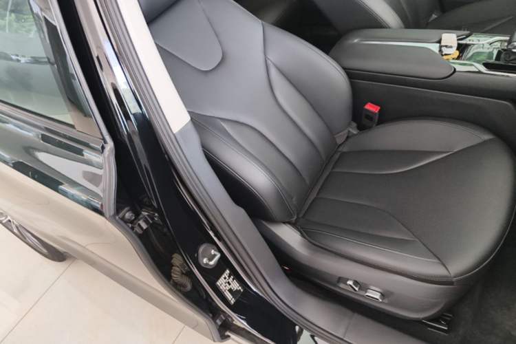 Used Hongqi E-QM5 2023 Revised Version Basic Travel Edition Right Front Seat