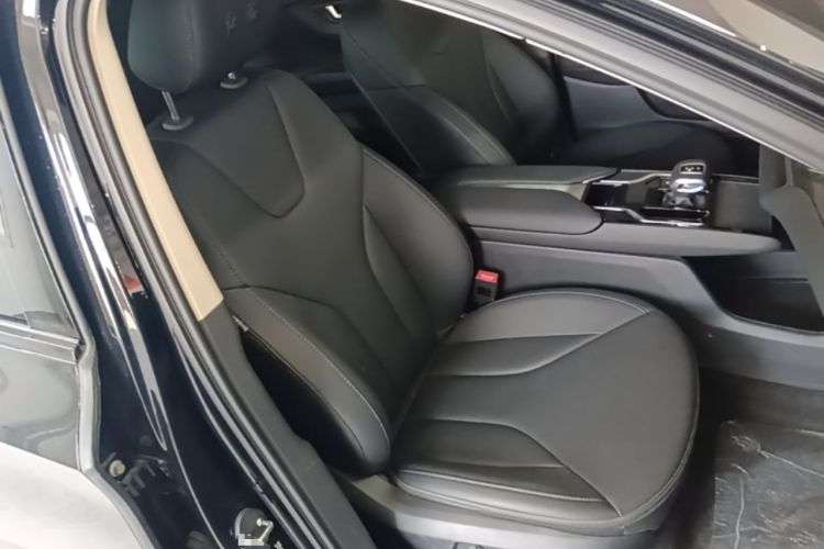Used Hongqi E-QM5 2023 Base Travel Edition Right Front Seat