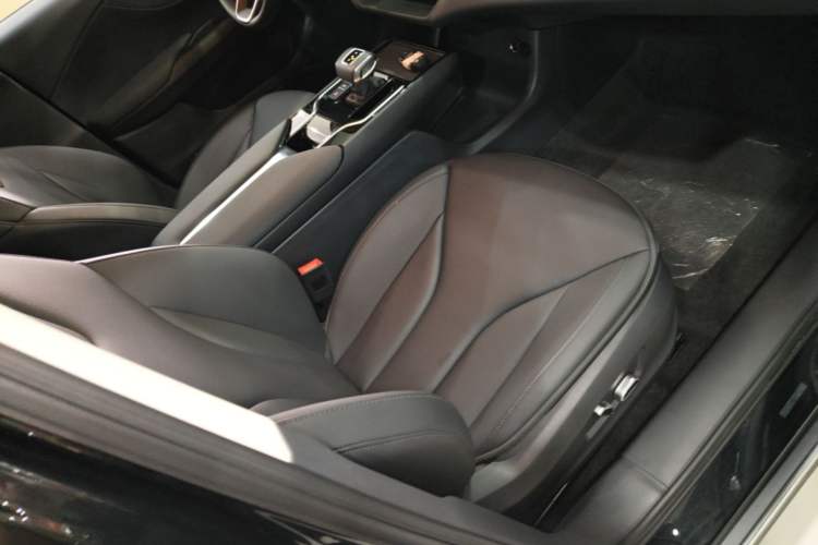 Used Hongqi E-QM5 2023 Revised Version Basic Travel Edition Right Front Seat
