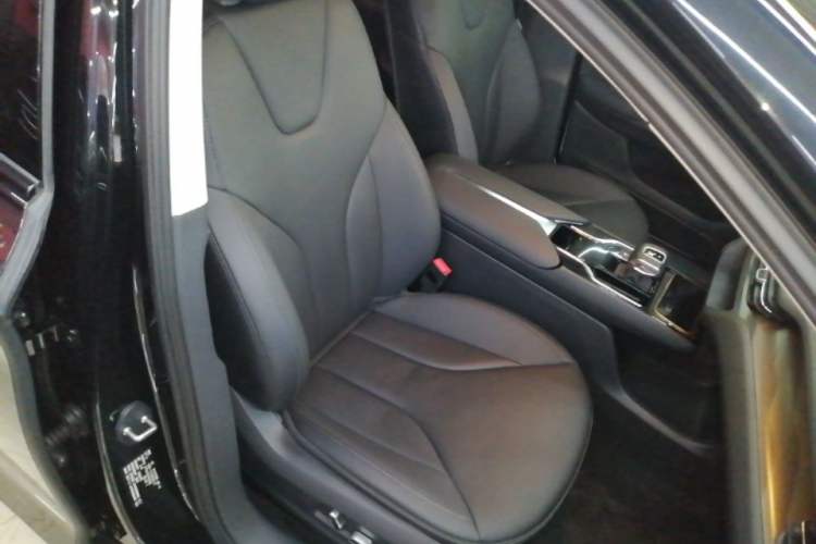 Used Hongqi E-QM5 2023 Revised Version Basic Travel Edition Right Front Seat