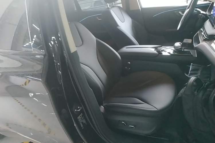 Used Hongqi E-QM5 2023 Revised Version Basic Travel Edition Right Front Seat