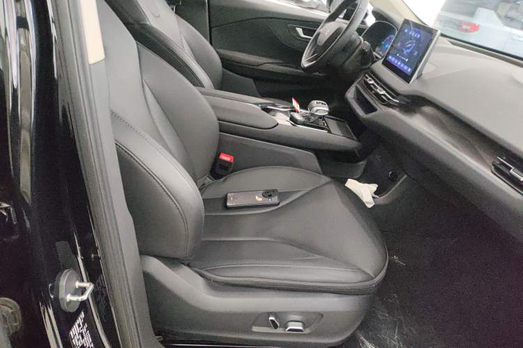 Used Hongqi E-QM5 2023 Revised Version Basic Travel Edition Right Front Seat