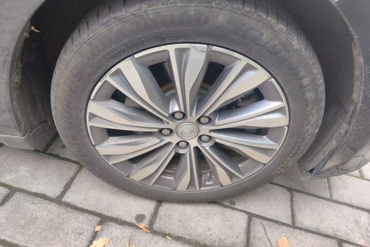 Used Hongqi E-QM5 2023 620km PLUS Right Front Wheel Hub