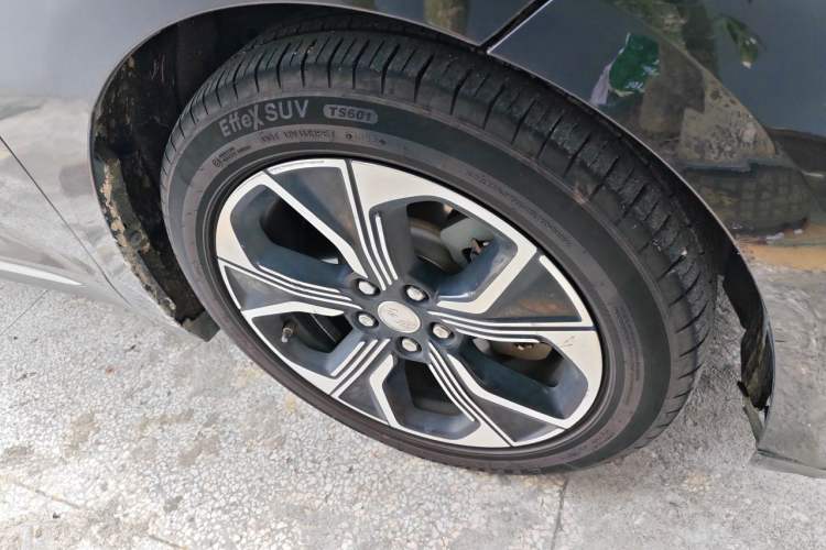 Used Hongqi E-QM5 2023 Revised Version Basic Travel Edition Right Front Wheel Hub