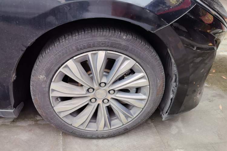 Used Hongqi E-QM5 2023 620km PLUS Right Front Wheel Hub