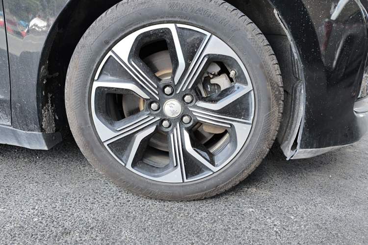 Used Hongqi E-QM5 2023 Revised Version Basic Travel Edition Right Front Wheel Hub