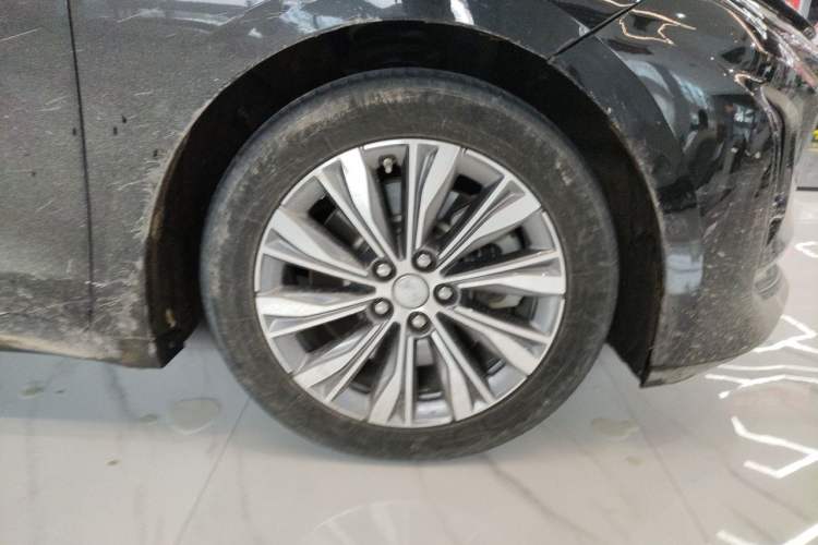 Used Hongqi E-QM5 2023 Revised Version Basic Travel Edition Right Front Wheel Hub