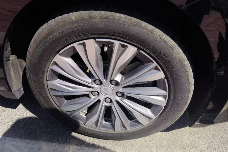 Used Hongqi E-QM5 2023 560km PLUS Right Front Wheel Hub