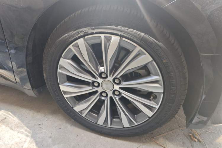 Used Hongqi E-QM5 2023 620km PLUS Right Front Wheel Hub