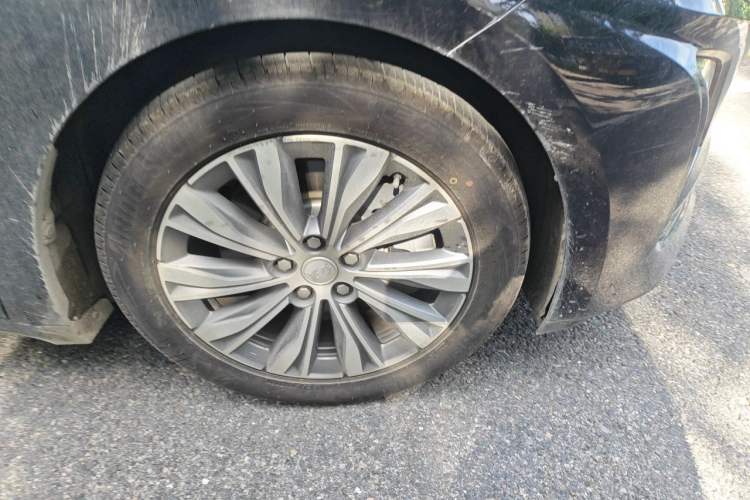 Used Hongqi E-QM5 2023 560km PLUS Right Front Wheel Hub