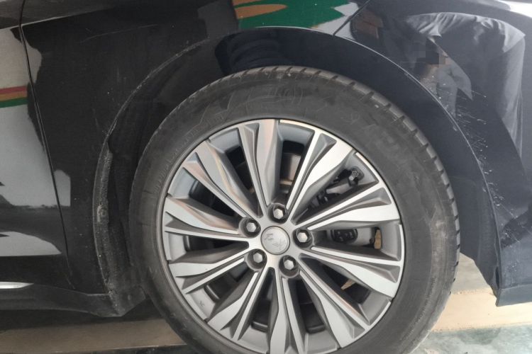 Used Hongqi E-QM5 2023 620km PLUS Right Front Wheel Hub
