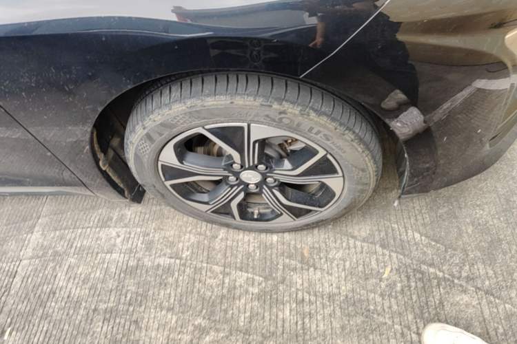 Used Hongqi E-QM5 2023 560km PLUS Right Front Wheel Hub