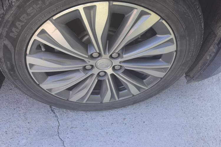 Used Hongqi E-QM5 2023 620km PLUS Right Front Wheel Hub