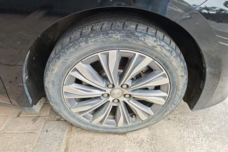 Used Hongqi E-QM5 2023 560km PLUS Right Front Wheel Hub