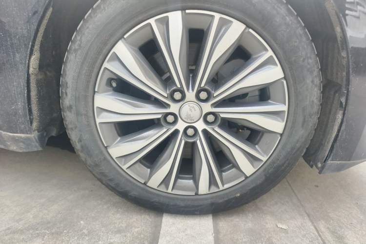 Used Hongqi E-QM5 2023 560km PLUS Right Front Wheel Hub