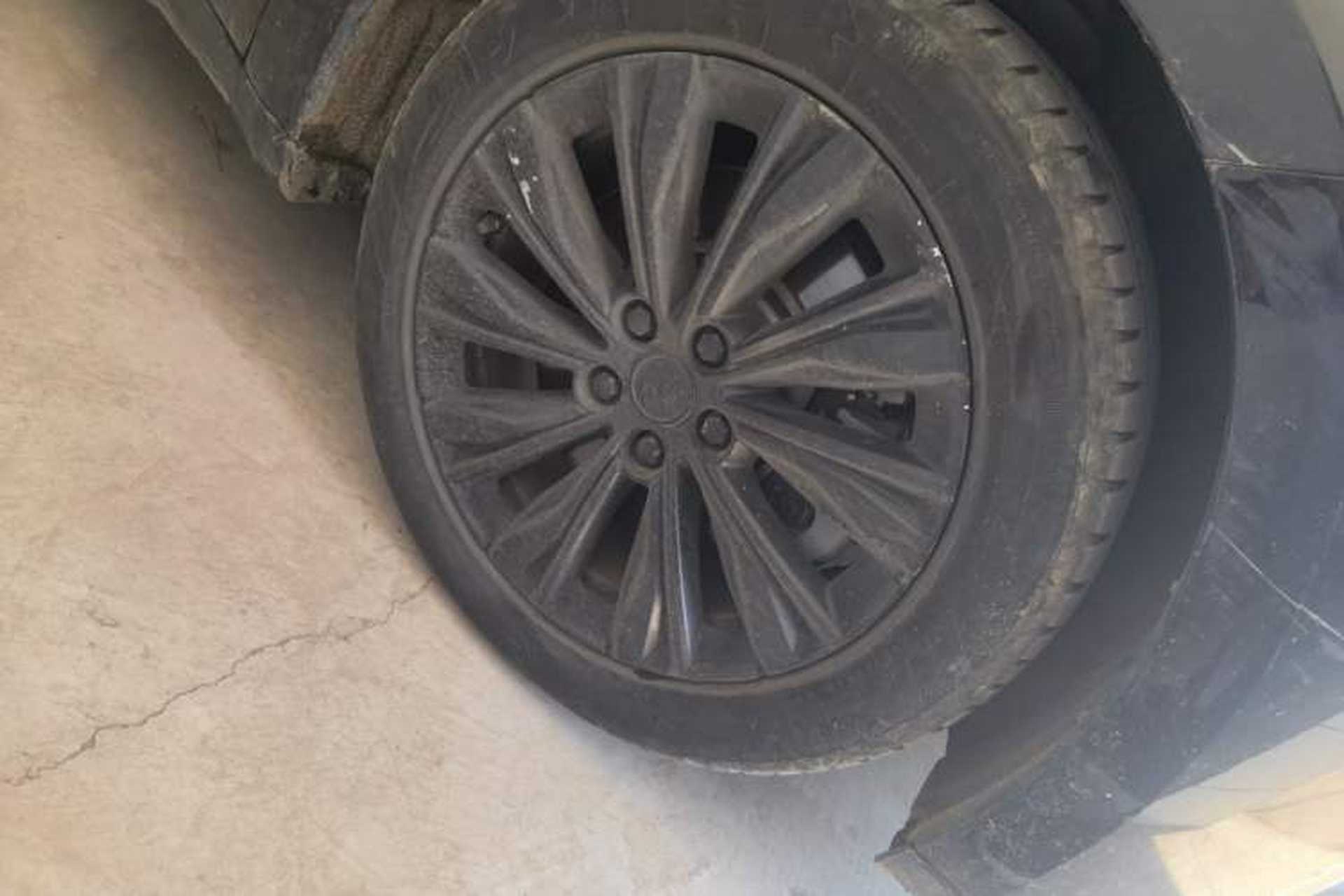 Used Hongqi E-QM5 2023 620km PLUS Right Front Wheel Hub