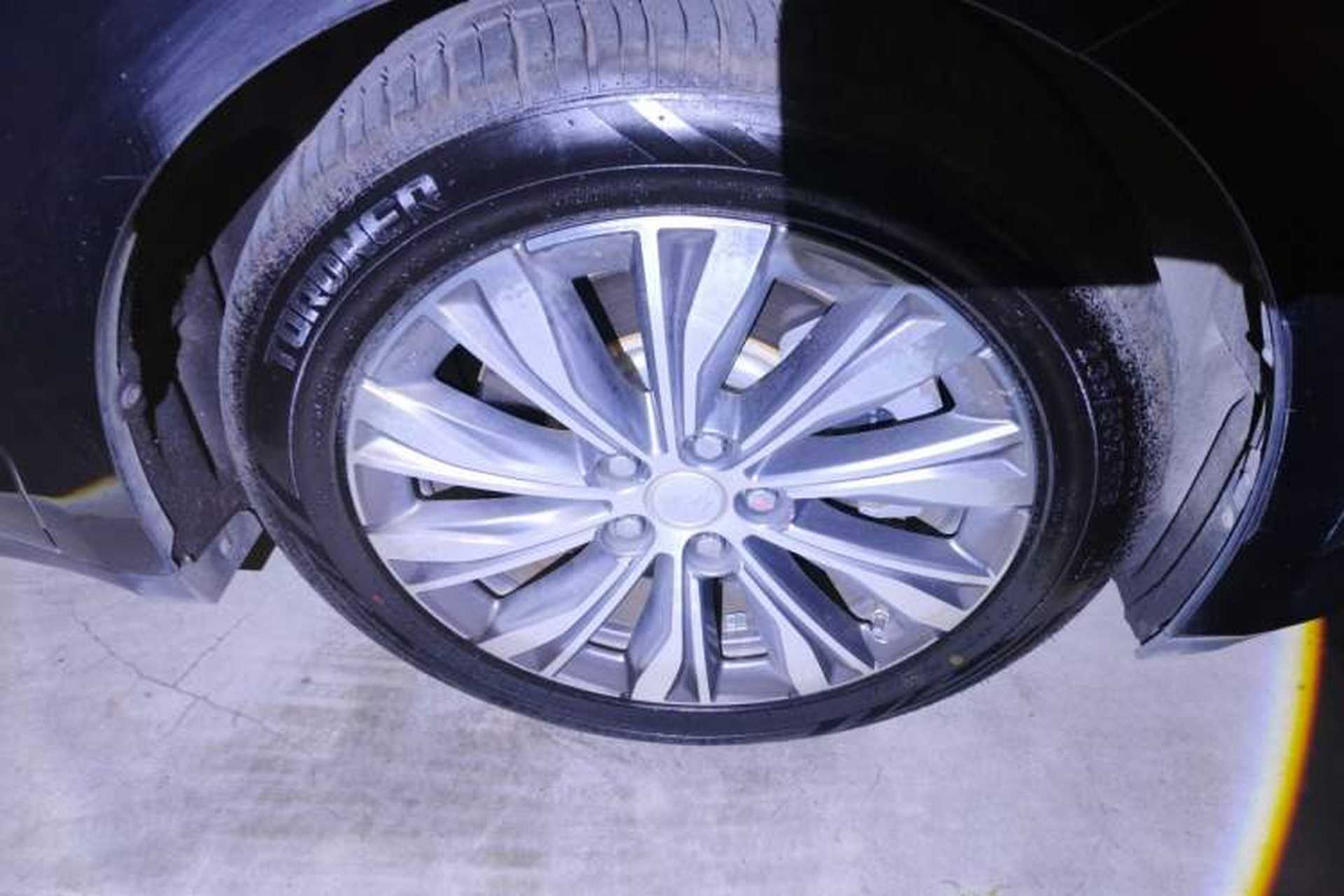 Used Hongqi E-QM5 2023 620km PLUS Right Front Wheel Hub