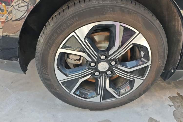 Used Hongqi E-QM5 2023 Revised Version Basic Travel Edition Right Rear Wheel Hub