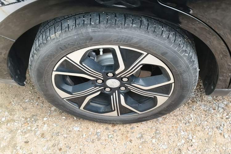 Used Hongqi E-QM5 2023 Revised Version Basic Travel Edition Right Rear Wheel Hub