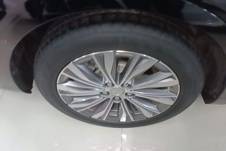 Used Hongqi E-QM5 2023 560km PLUS Right Rear Wheel Hub