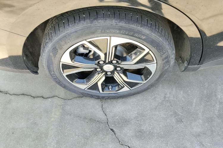 Used Hongqi E-QM5 2023 Revised Version Basic Travel Edition Right Rear Wheel Hub