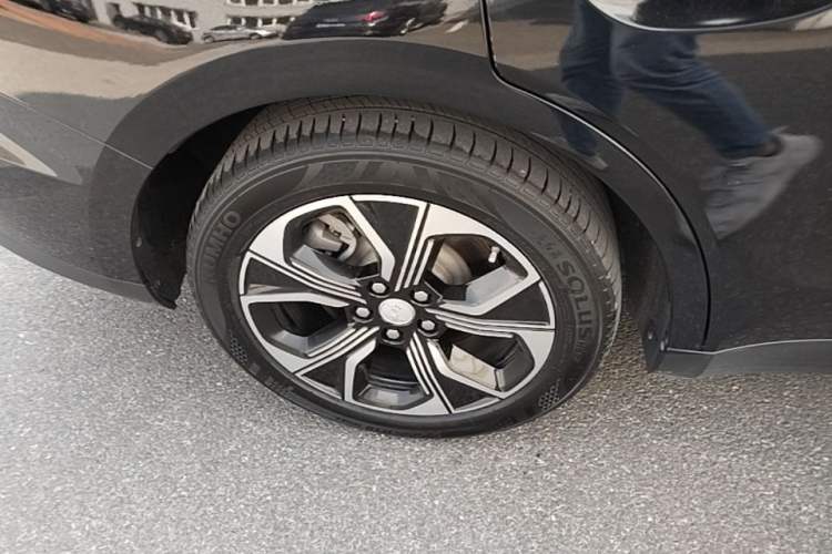 Used Hongqi E-QM5 2023 Revised Version Basic Travel Edition Right Rear Wheel Hub