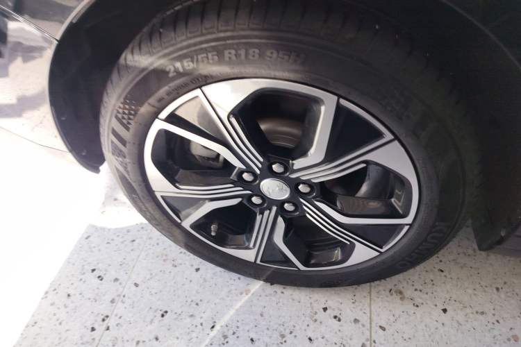 Used Hongqi E-QM5 2023 Revised Version Basic Travel Edition Right Rear Wheel Hub