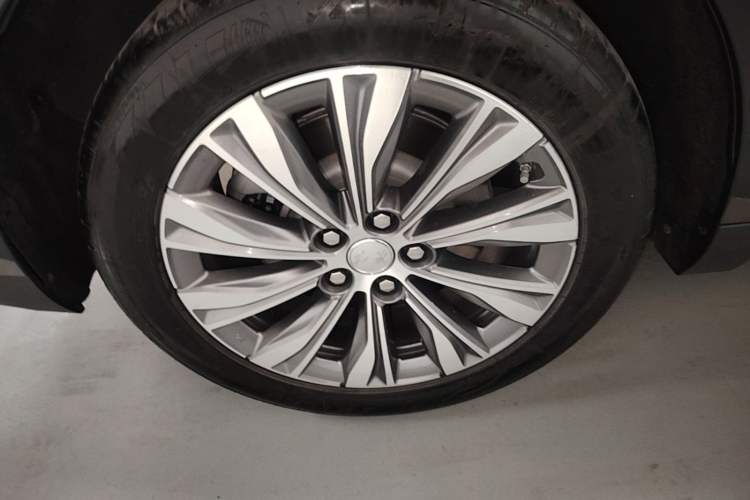Used Hongqi E-QM5 2023 Revised Version Basic Travel Edition Right Rear Wheel Hub