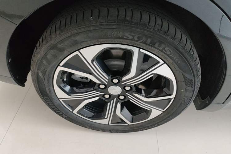 Used Hongqi E-QM5 2023 Revised Version Basic Travel Edition Right Rear Wheel Hub