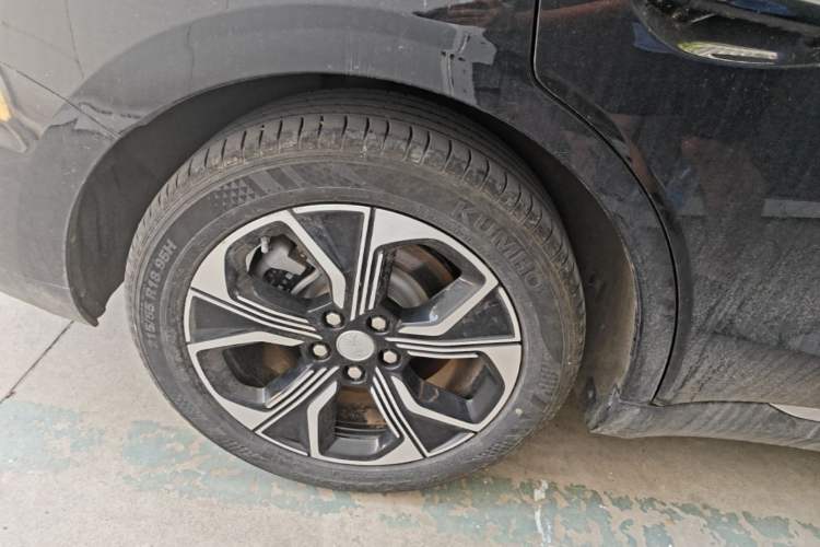 Used Hongqi E-QM5 2023 Revised Version Basic Travel Edition Right Rear Wheel Hub