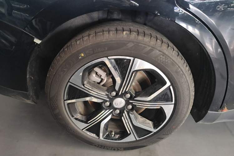 Used Hongqi E-QM5 2023 Revised Version Basic Travel Edition Right Rear Wheel Hub