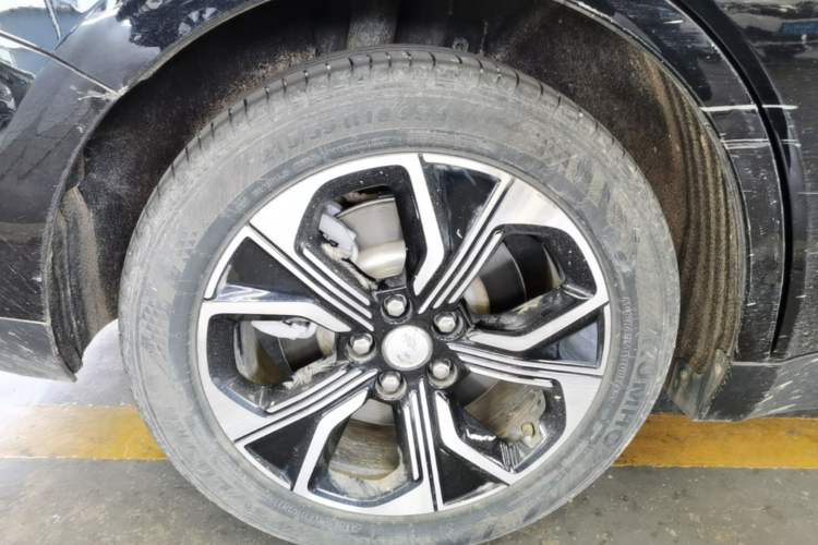 Used Hongqi E-QM5 2023 Revised Version Basic Travel Edition Right Rear Wheel Hub