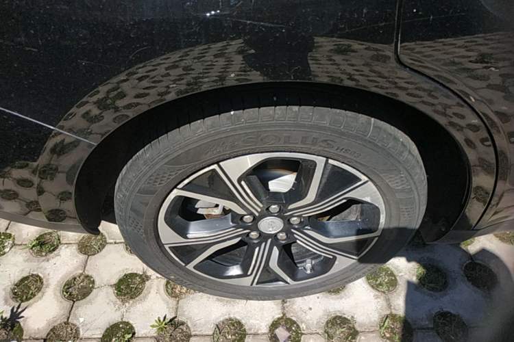 Used Hongqi E-QM5 2023 Revised Version Basic Travel Edition Right Rear Wheel Hub