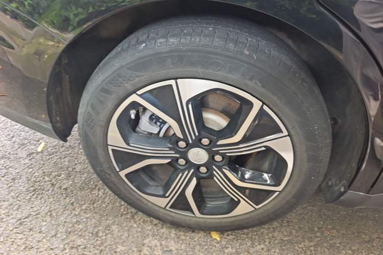 Used Hongqi E-QM5 2023 Revised Version Basic Travel Edition Right Rear Wheel Hub