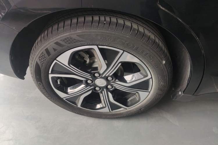 Used Hongqi E-QM5 2023 Revised Version Basic Travel Edition Right Rear Wheel Hub