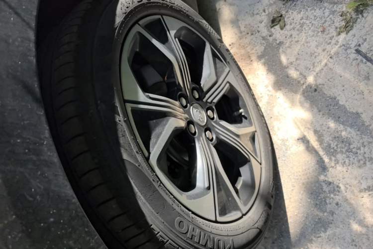 Used Hongqi E-QM5 2023 Revised Version Basic Travel Edition Right Rear Wheel Hub