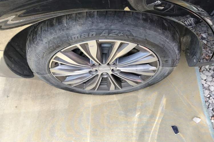 Used Hongqi E-QM5 2023 Base Travel Edition Right Rear Wheel Hub