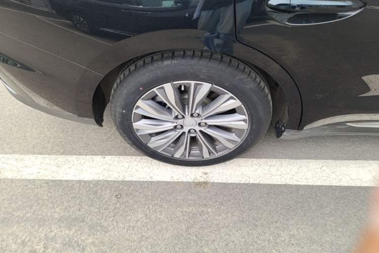 Used Hongqi E-QM5 2023 620km PLUS Right Rear Wheel Hub