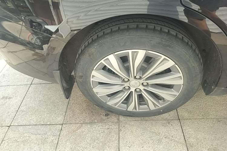 Used Hongqi E-QM5 2023 620km PLUS Right Rear Wheel Hub