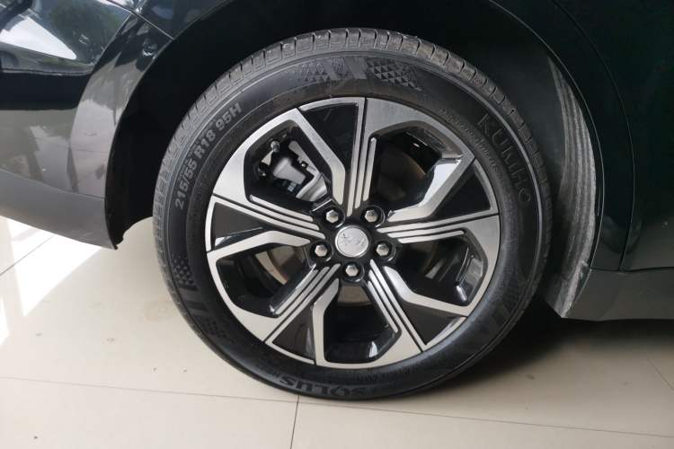Used Hongqi E-QM5 2023 Revised Version Basic Travel Edition Right Rear Wheel Hub